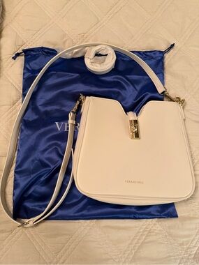 Cream Crossbody Bag with Gold Lock